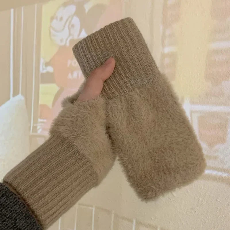 Women's soft mink wool middle finger gloves, solid black plush knitted wrist glo