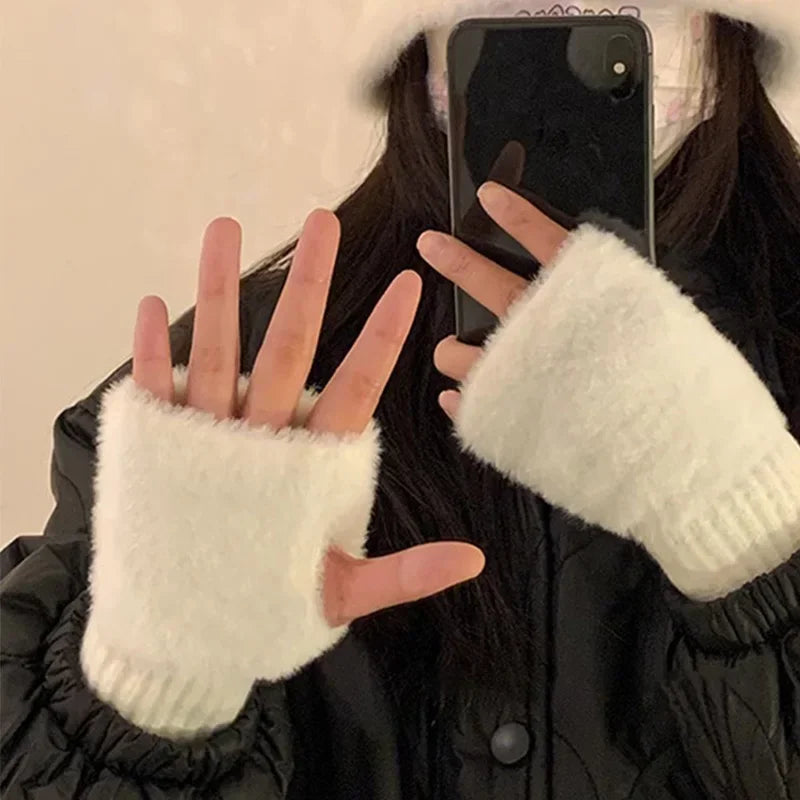 Women's soft mink wool middle finger gloves, solid black plush knitted wrist glo
