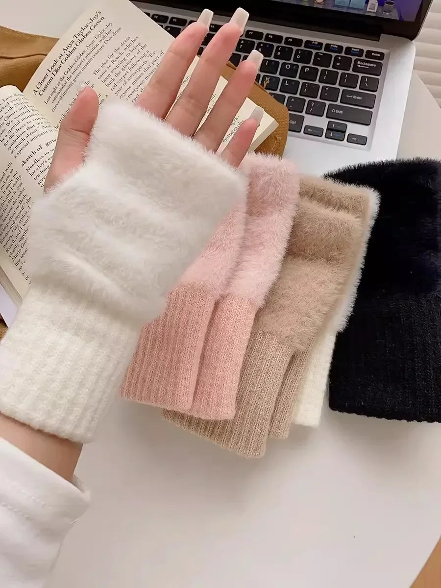 Women's soft mink wool middle finger gloves, solid black plush knitted wrist glo