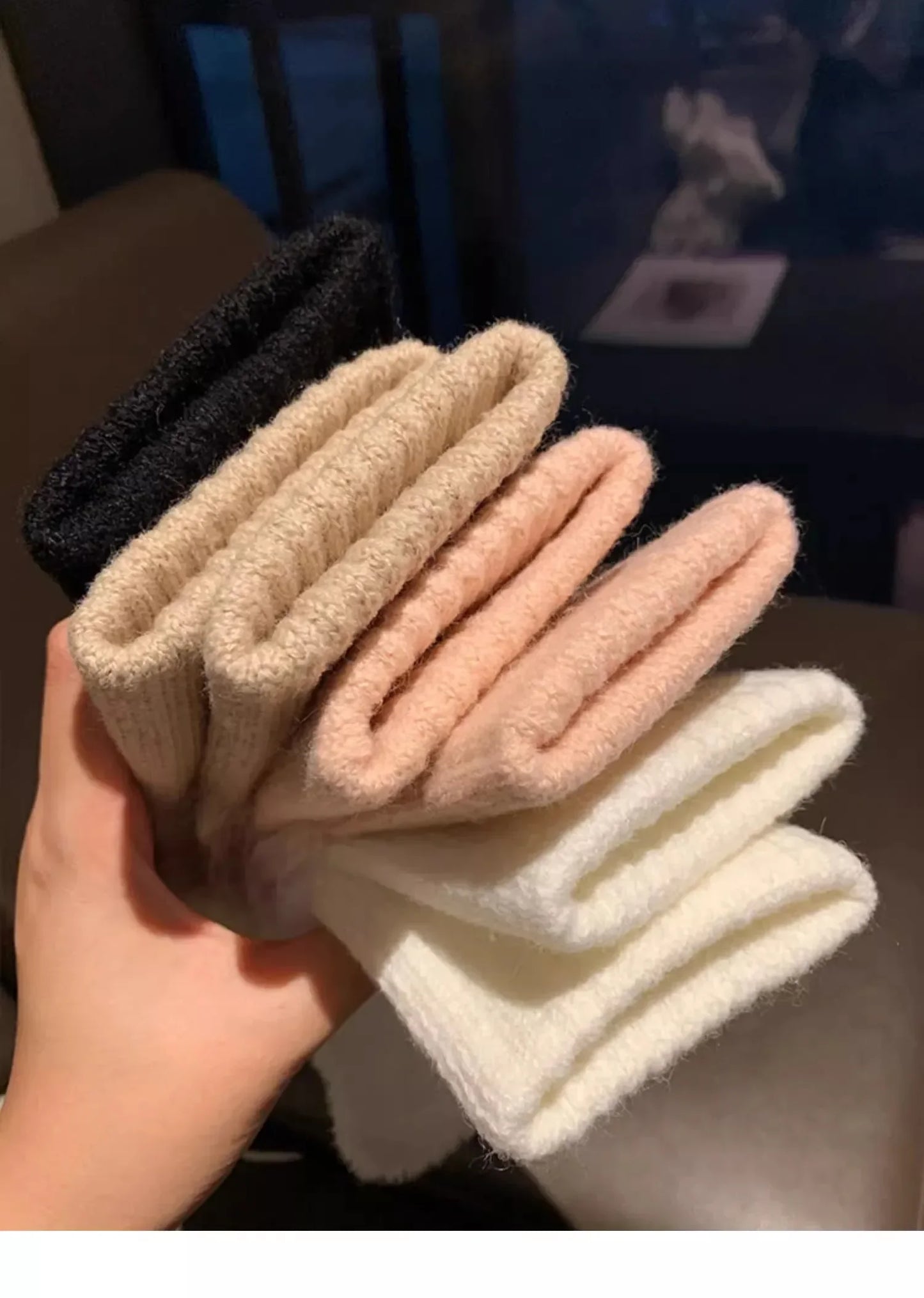 Women's soft mink wool middle finger gloves, solid black plush knitted wrist glo