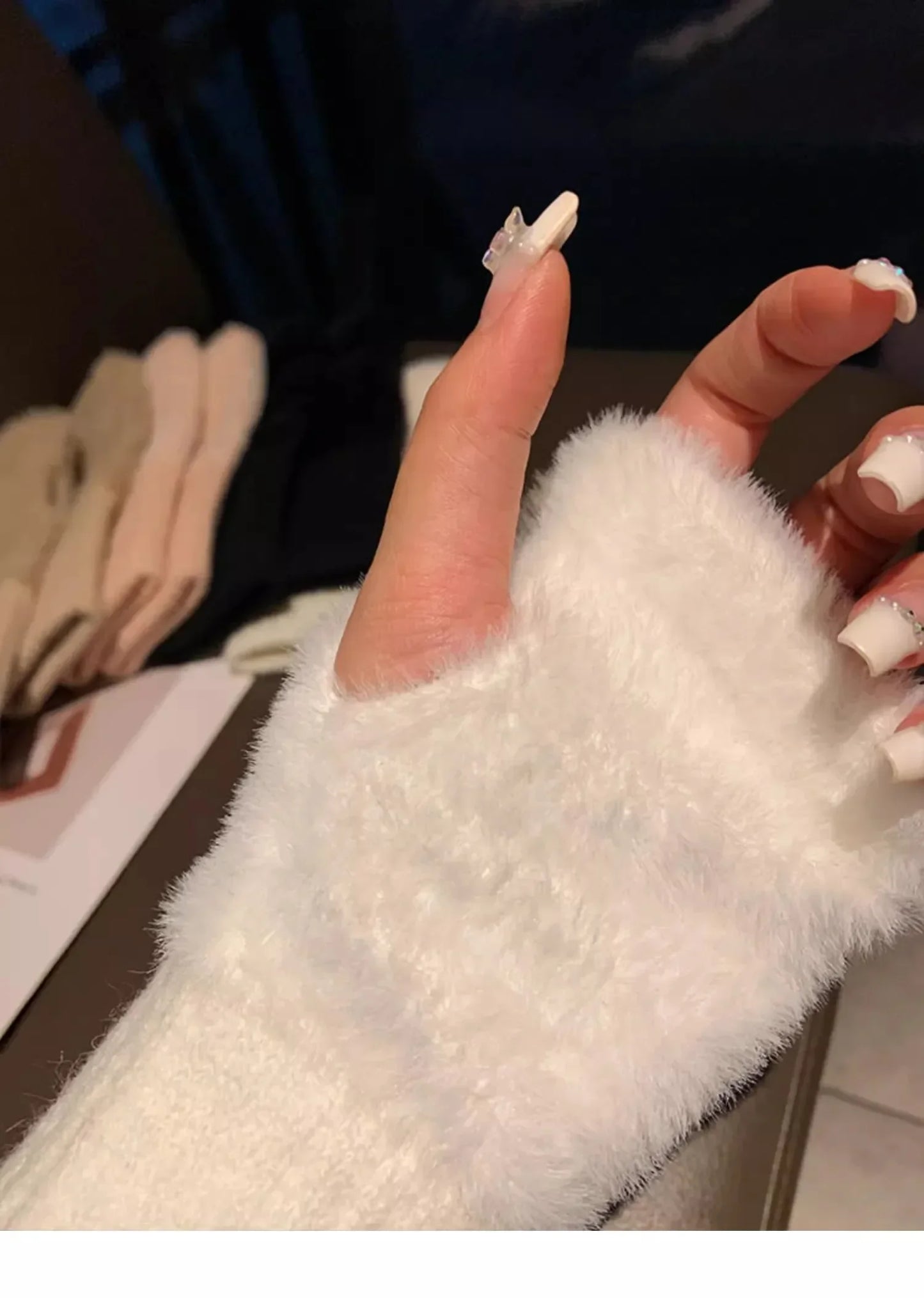 Women's soft mink wool middle finger gloves, solid black plush knitted wrist glo