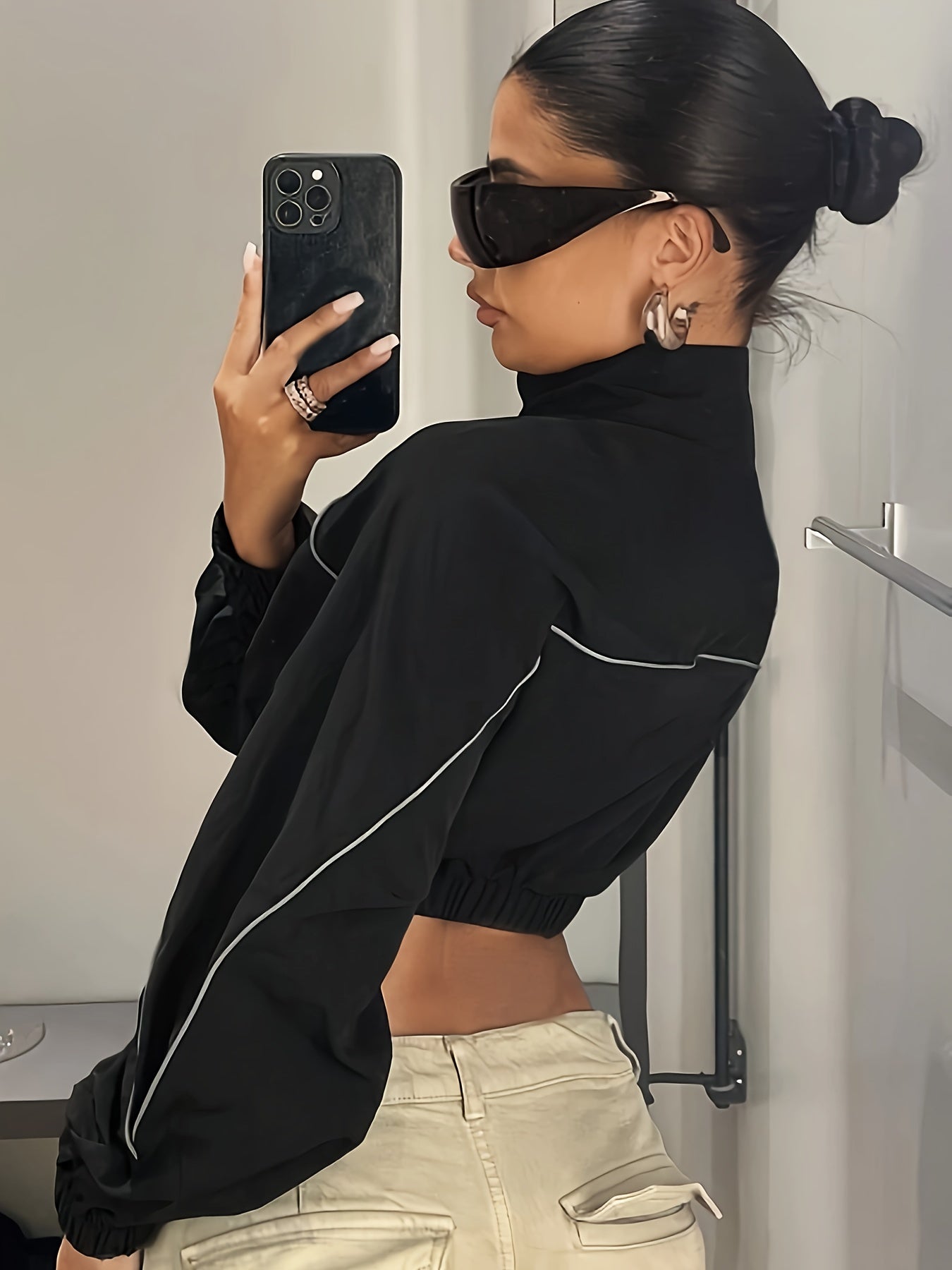 Stylish Long Sleeve Crop Jacket - Soft Solid Color Zip-Up Design for Women, Perfect for Spring & Fall, Casual Daily Wear, Versatile Fashion Piece