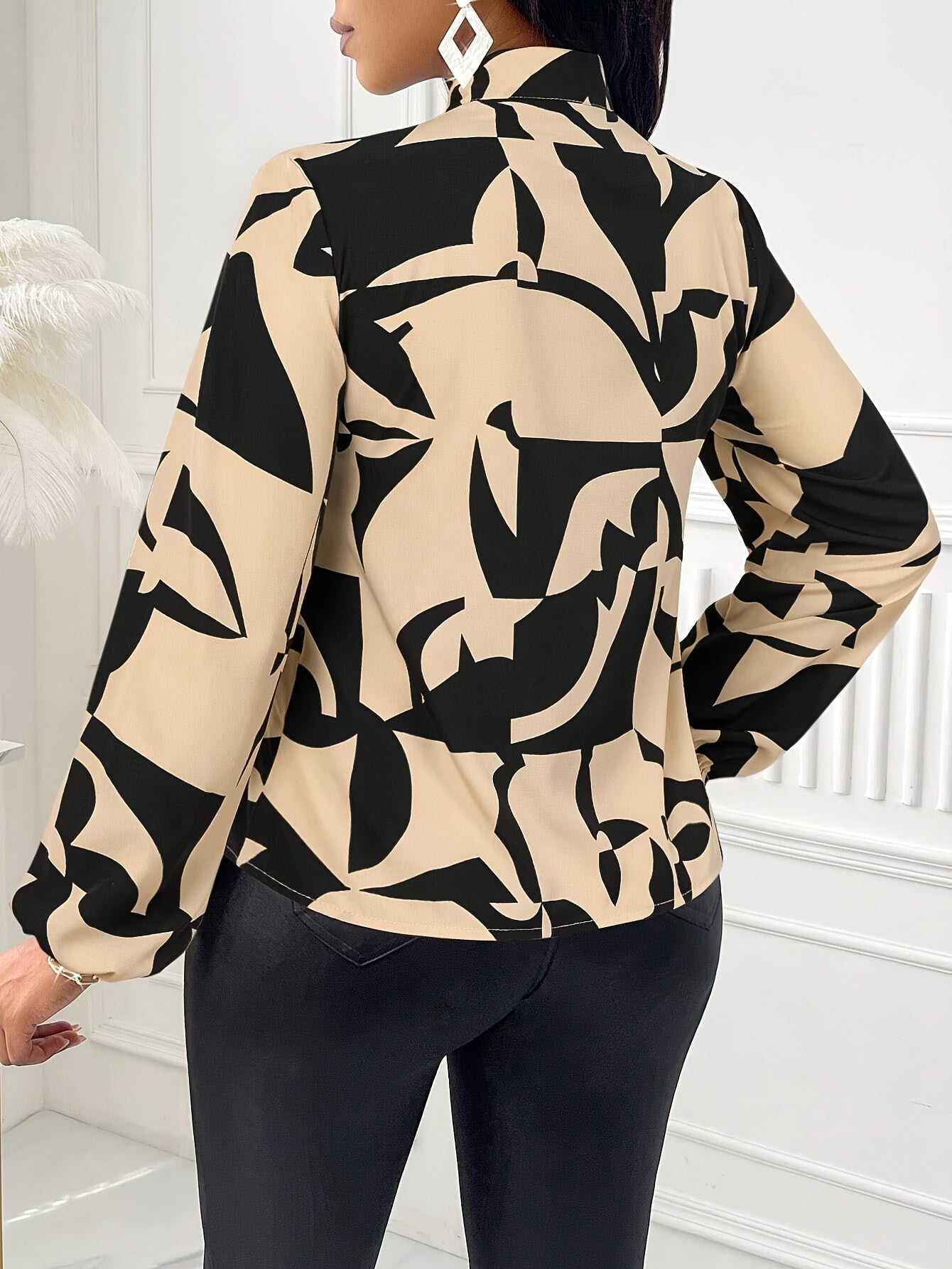 Elegant Geometric Print Bow Tie Collar Blouse - Women's Long Sleeve Shirt with Adjustable Tie Detail, Machine Washable All-Season Top for Casual & Formal Wear, Long Sleeve Blouse, Smooth Texture Fabric