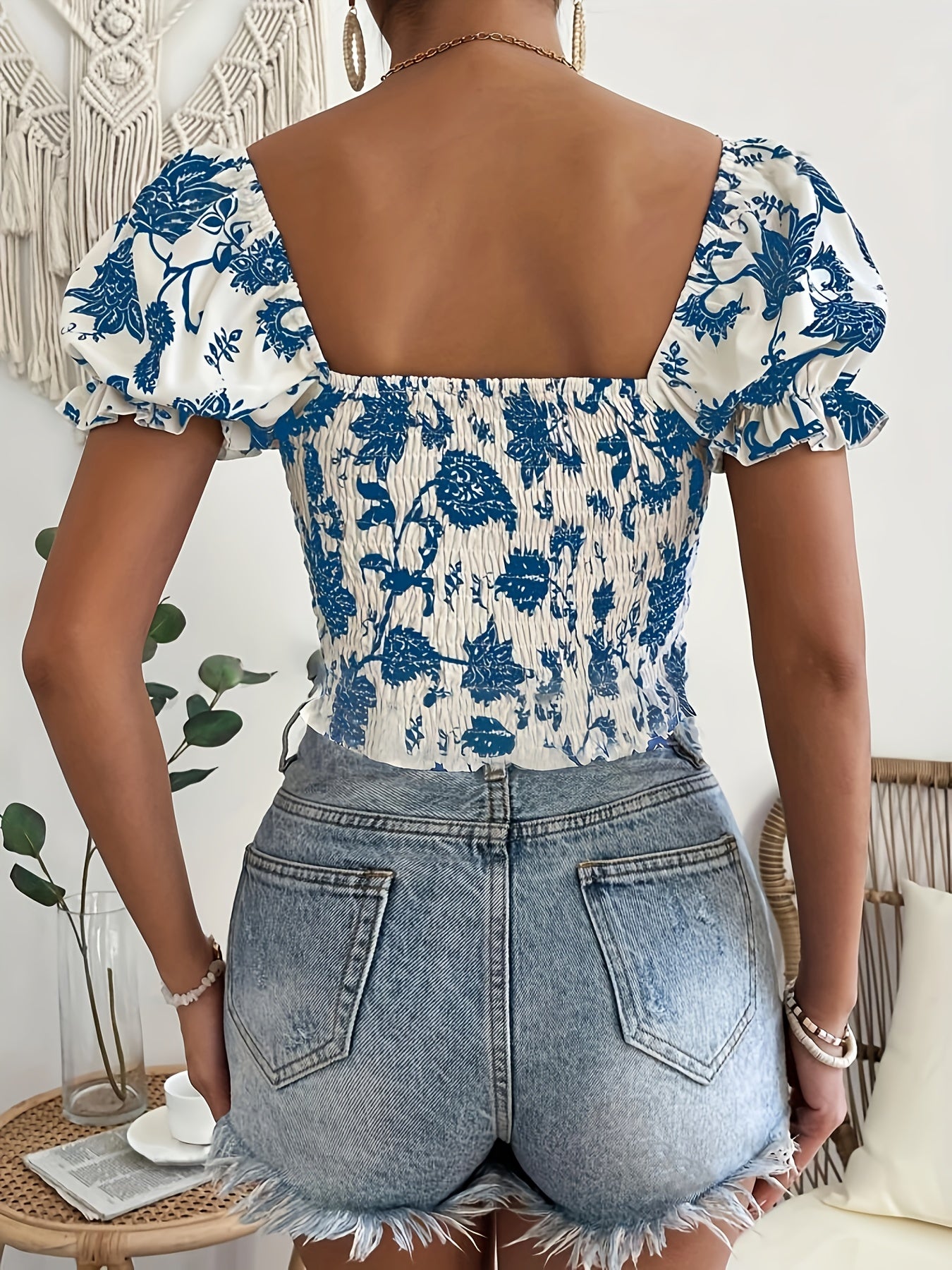 Floral Print Sweetheart Neck Blouse, Elegant Short Puff Sleeve Hanky Hem Shirred Crop Top For Spring & Summer, Women's Clothing