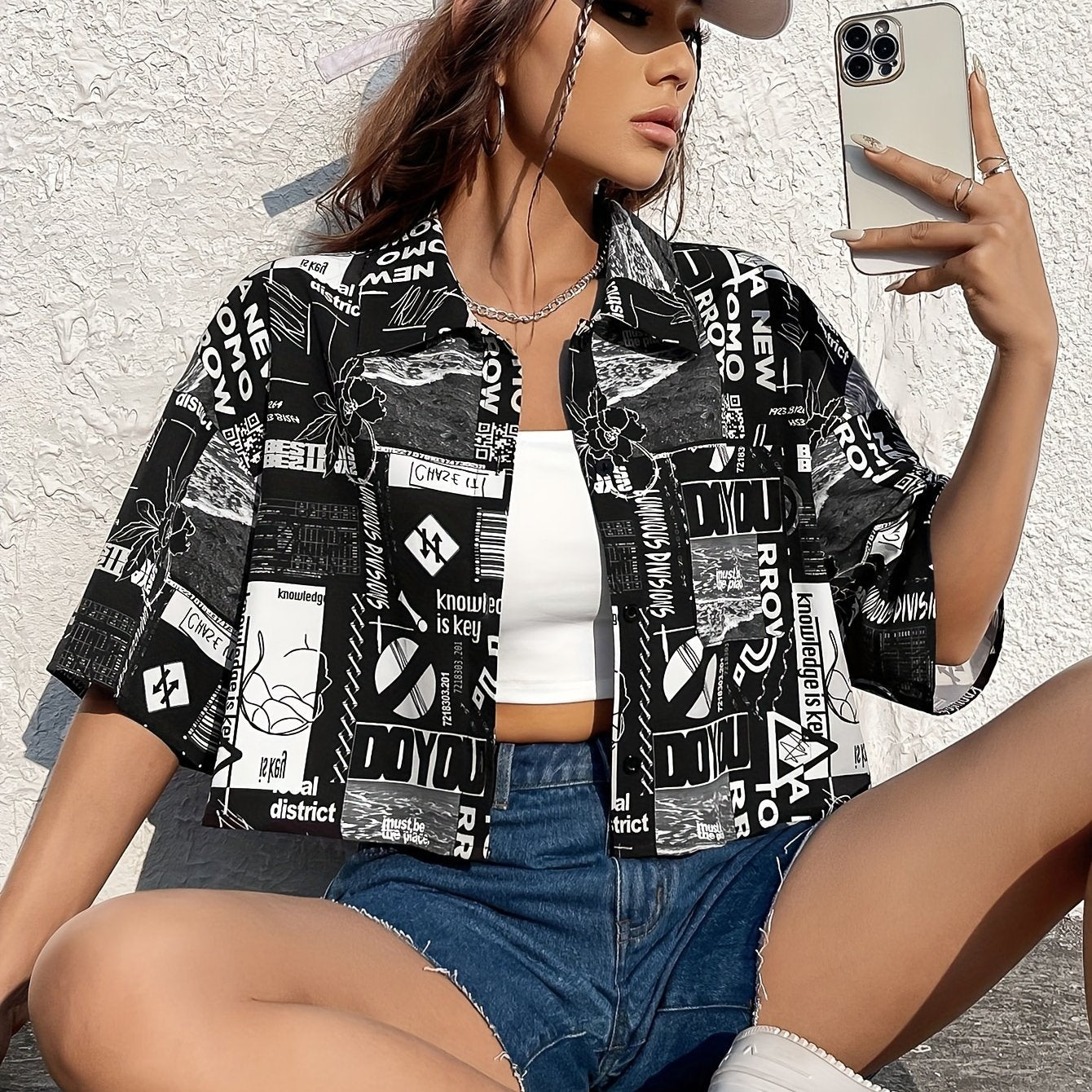 Elegant Spring-to-Fall Butterfly Print Blouse: Chic Contrast Collar, Durable & Easy-Care Top for Women