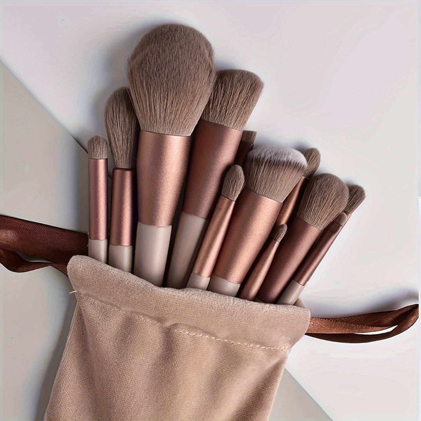 Luxurious 13pcs Golden Makeup Brush Set Includes Perfect Soft Pouch - Premium Pinkish Hue Cosmetic Implements with High-Quality Fibers for Flawless Application, Portable Case