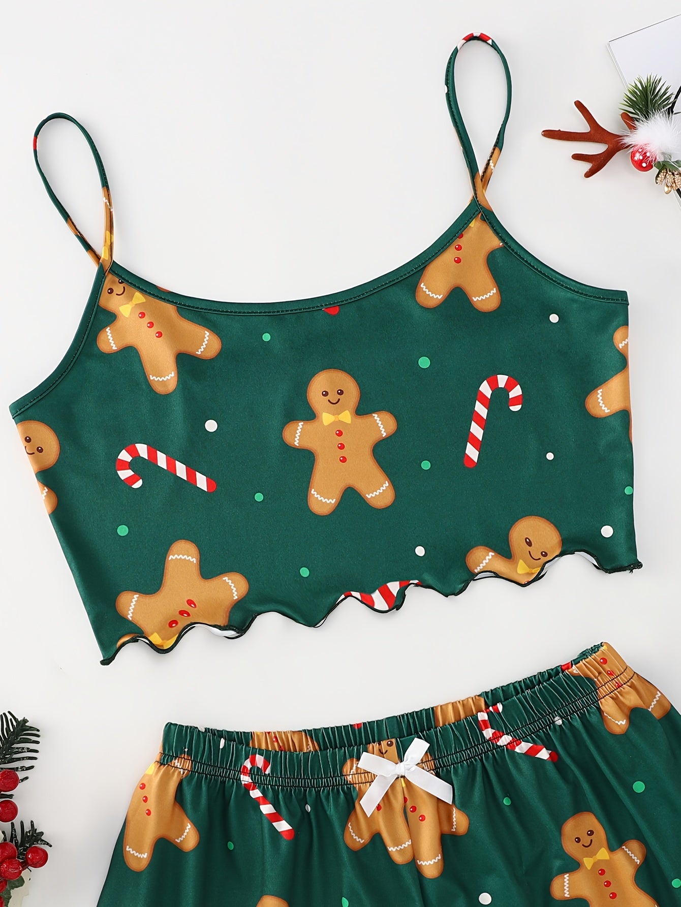 Women's Christmas Gingerbread Man Print Sexy Pajama Set Knit Polyester Loungewear with Crew Neck Cami Top and Shorts - All-Season Sleepwear