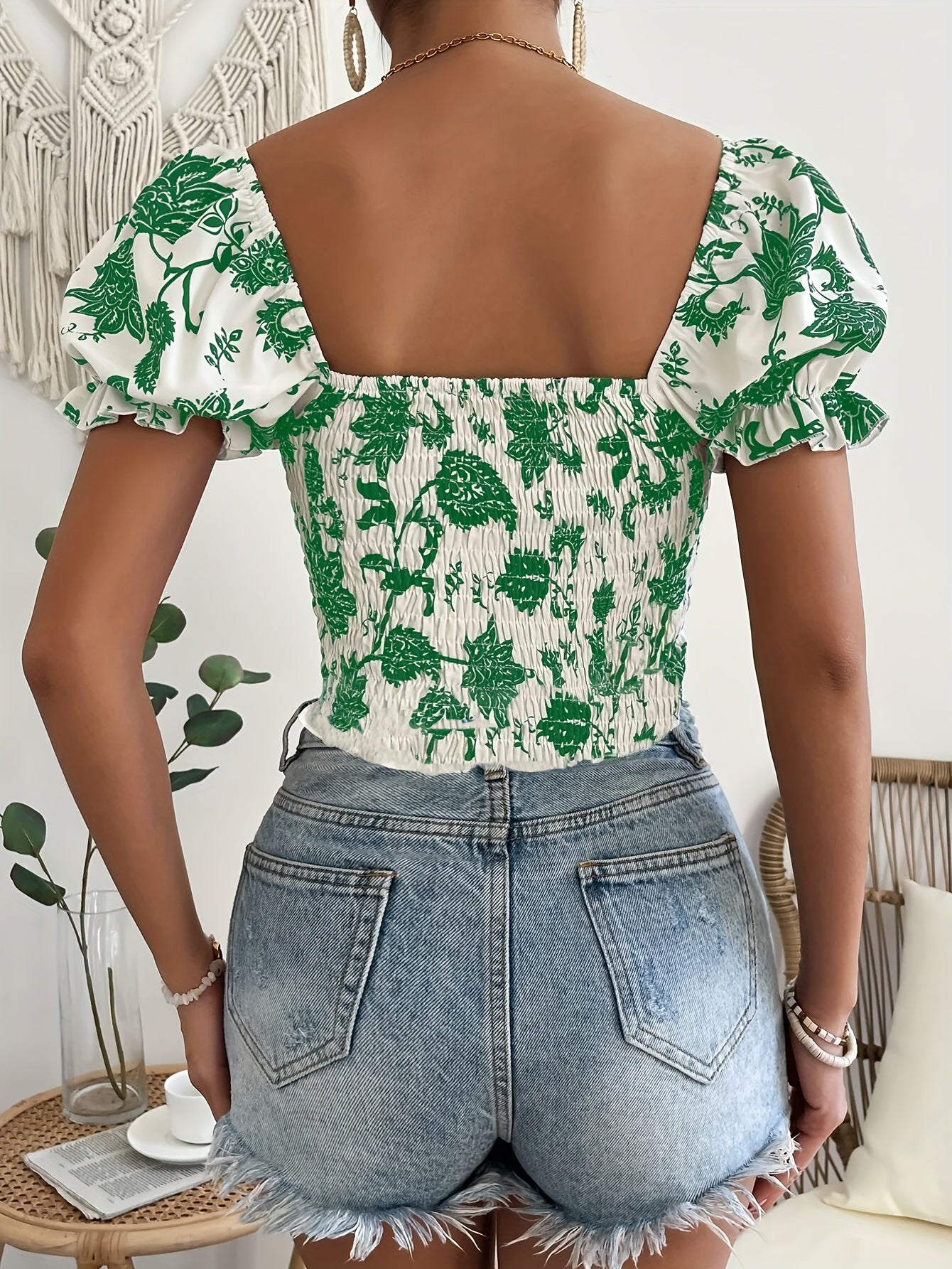 Floral Print Sweetheart Neck Blouse, Elegant Short Puff Sleeve Hanky Hem Shirred Crop Top For Spring & Summer, Women's Clothing