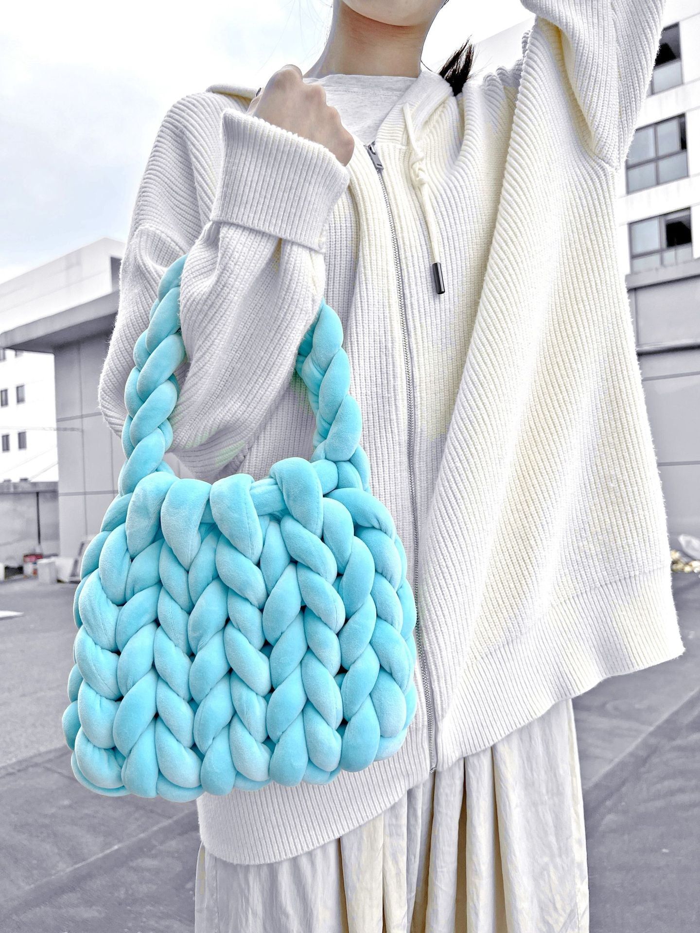 DIY hand woven crystal velvet core spun yarn woven hand-held mailman bag