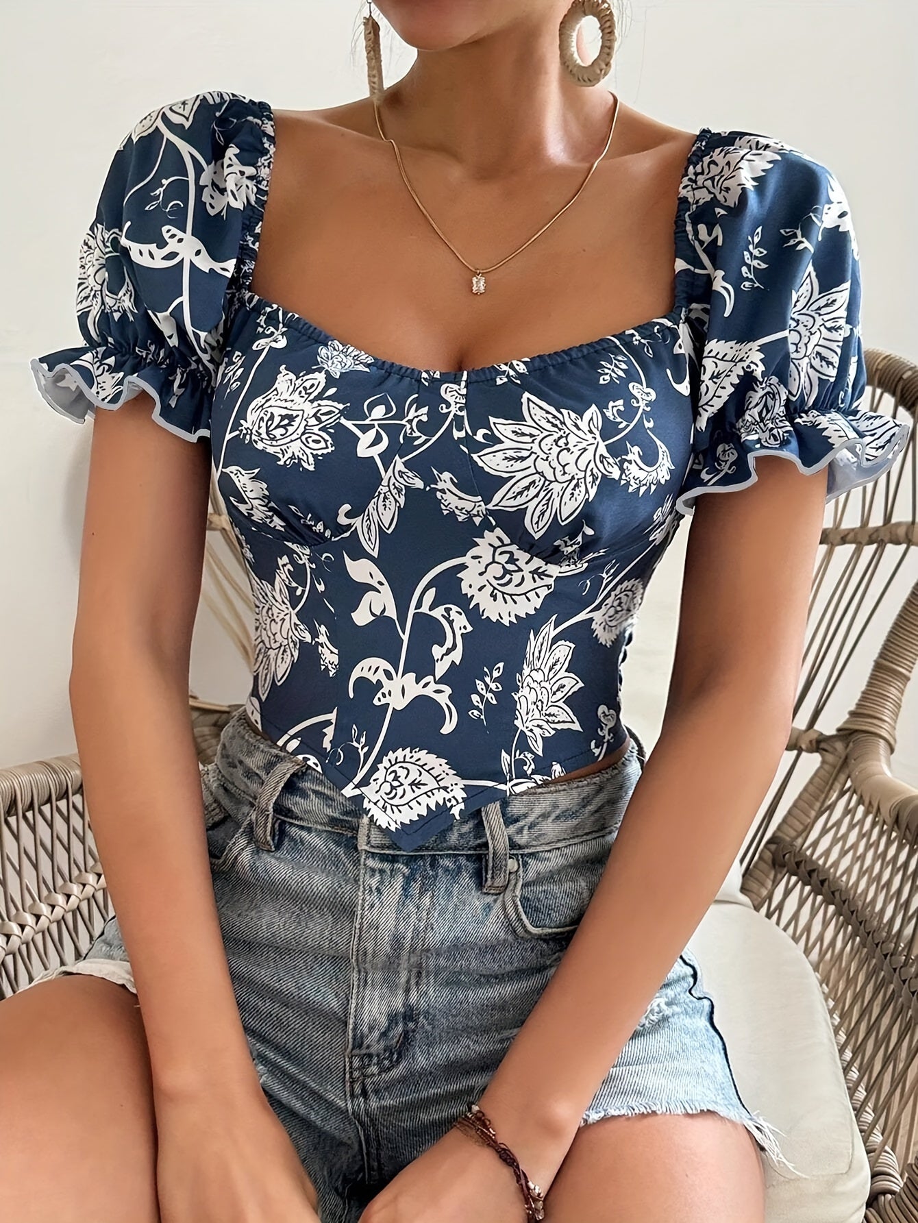 Floral Print Sweetheart Neck Blouse, Elegant Short Puff Sleeve Hanky Hem Shirred Crop Top For Spring & Summer, Women's Clothing