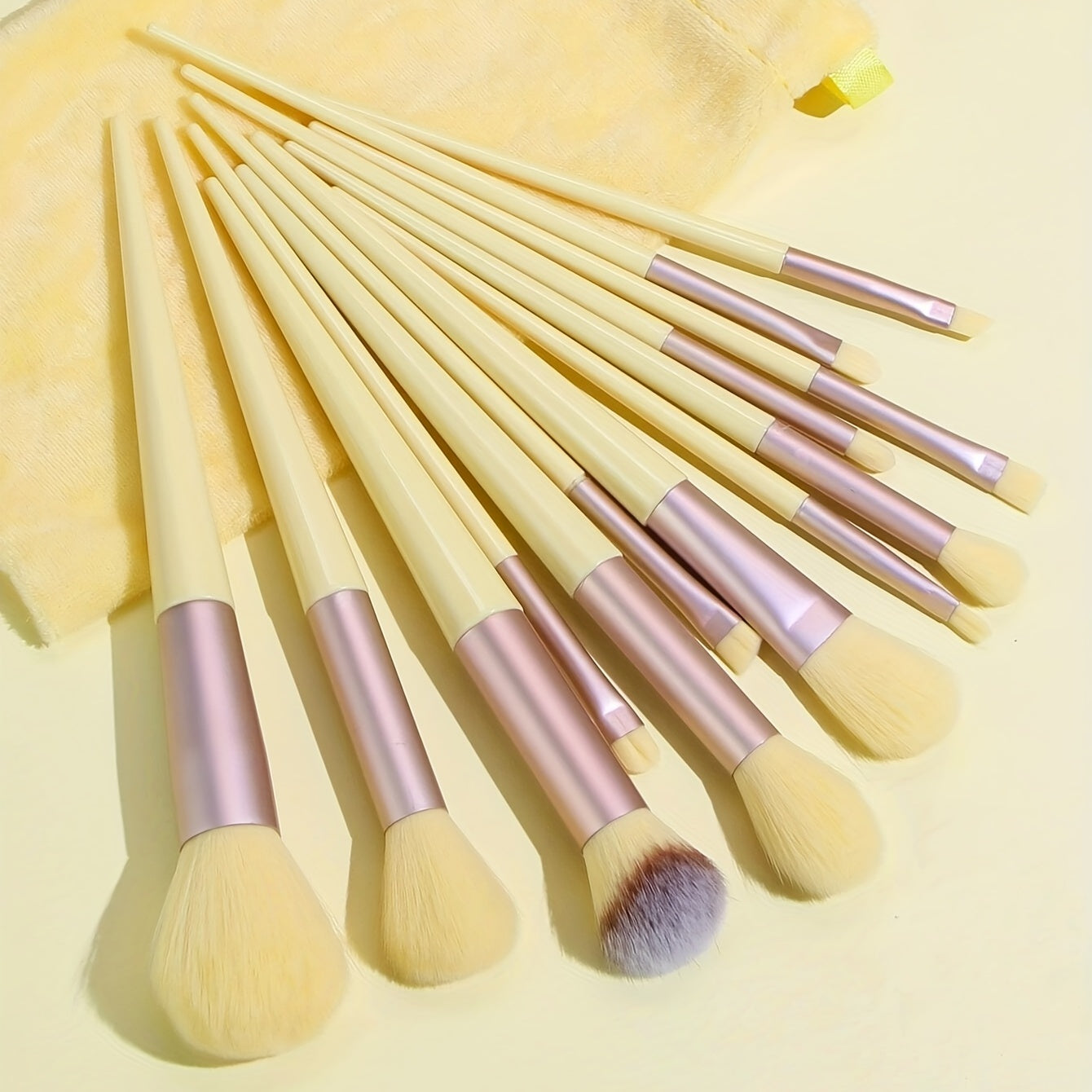 13PCS Soft Fluffy Makeup Brushes Set With Makeup Sponge For Cosmetics Foundation Blush Powder Eyeshadow Kabuki Blending Makeup Brush Beauty Tool