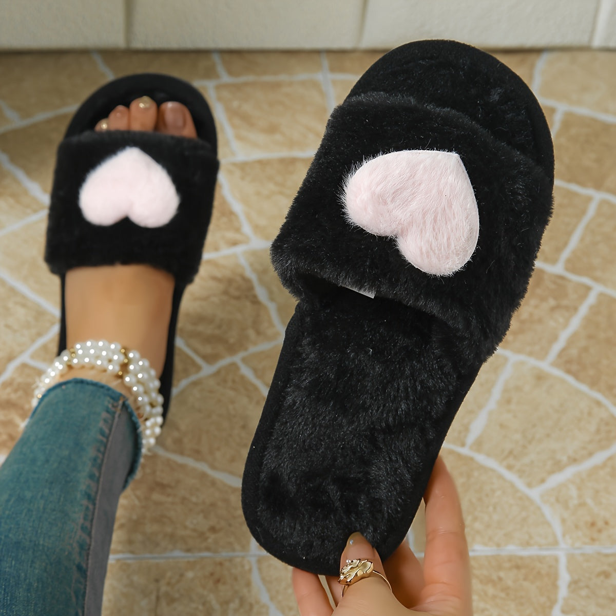 [Cute Slippers] Cozy Plush Women's Winter Slippers | Fleece-Lined Non-Slip EVA Sole with Heart Pattern, Black & Pink, Cute Slipresistant Footwear, Casual Slipon, Fleecelined Interior, 2024 New
