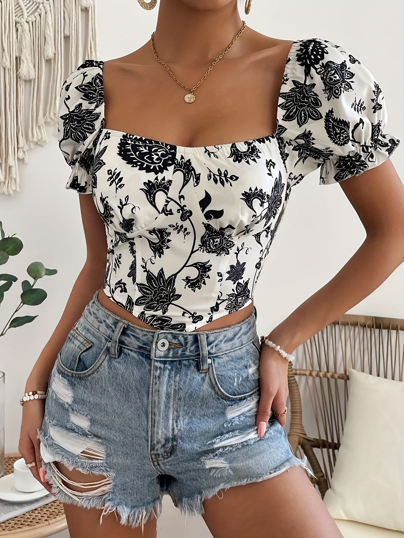 Floral Print Sweetheart Neck Blouse, Elegant Short Puff Sleeve Hanky Hem Shirred Crop Top For Spring & Summer, Women's Clothing