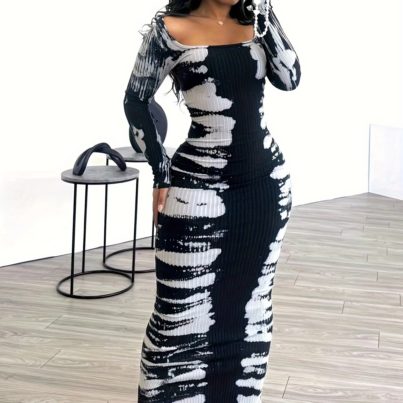 Chic Off-Shoulder Geometric Print Dress with High Slit - Stretchy Polyester & Spandex Blend, Machine Washable - Perfect for Fall/Winter