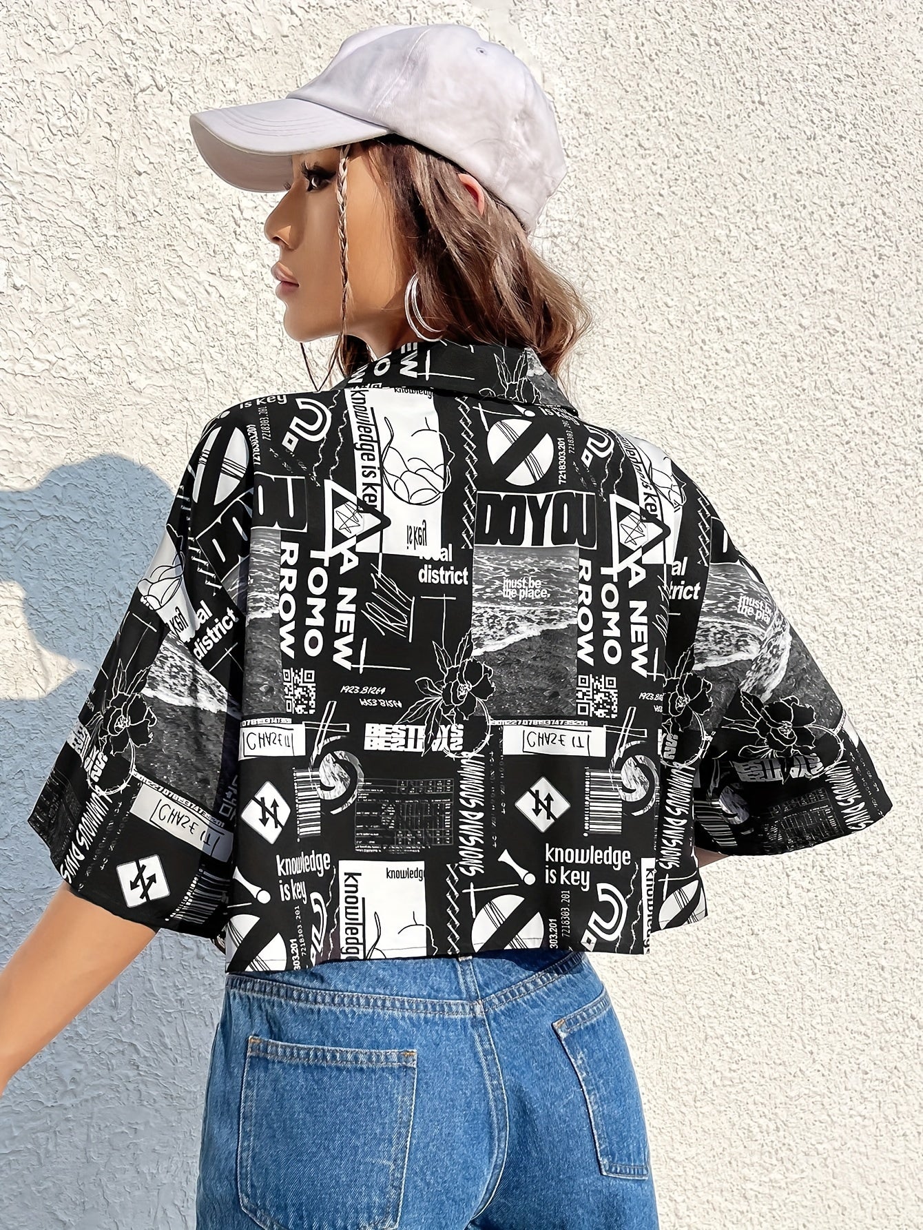 Elegant Spring-to-Fall Butterfly Print Blouse: Chic Contrast Collar, Durable & Easy-Care Top for Women