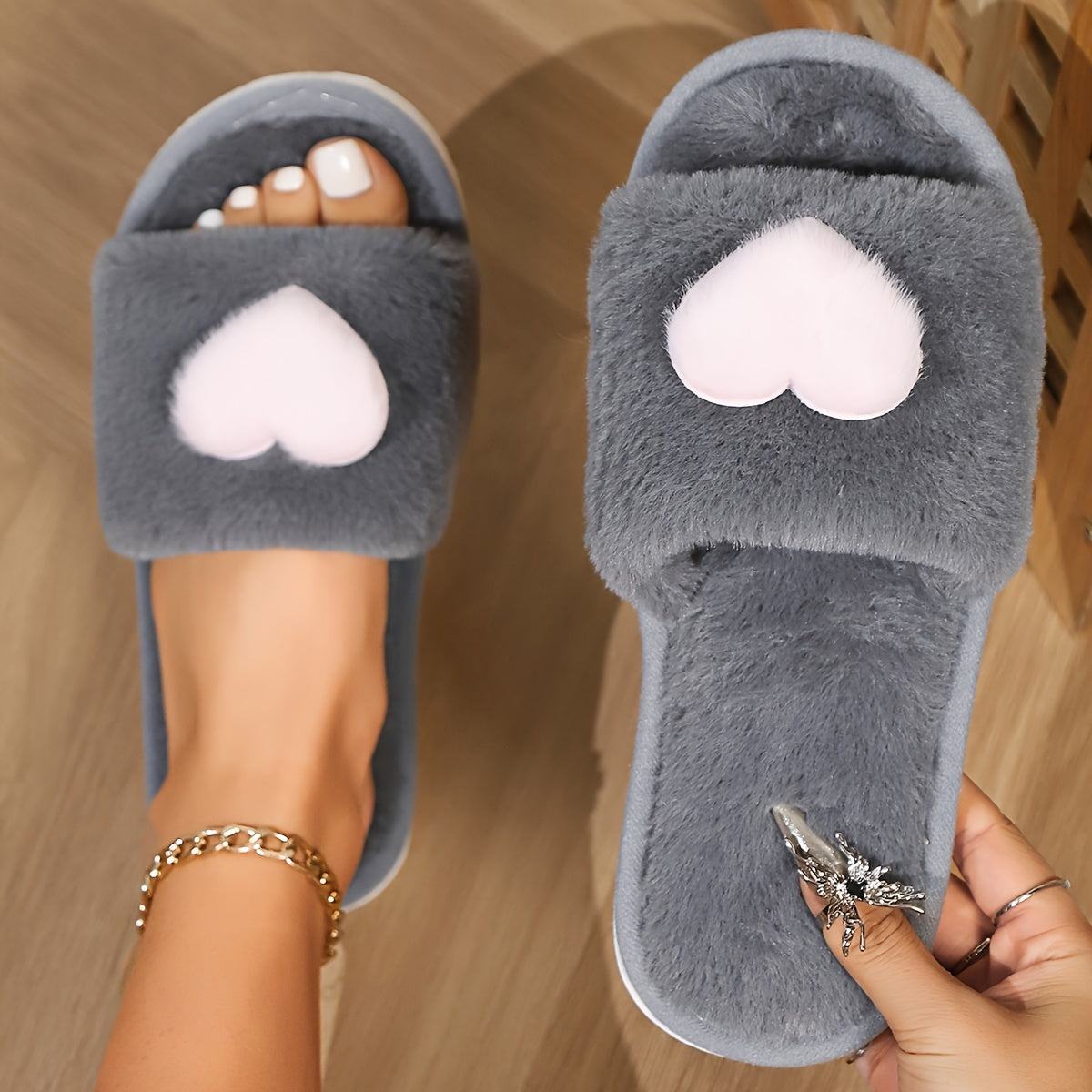 [Cute Slippers] Cozy Plush Women's Winter Slippers | Fleece-Lined Non-Slip EVA Sole with Heart Pattern, Black & Pink, Cute Slipresistant Footwear, Casual Slipon, Fleecelined Interior, 2024 New