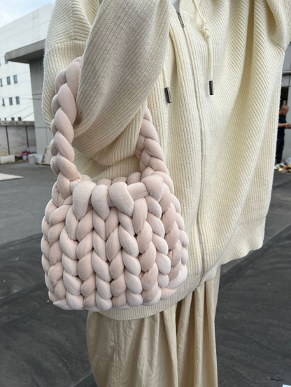 DIY hand woven crystal velvet core spun yarn woven hand-held mailman bag