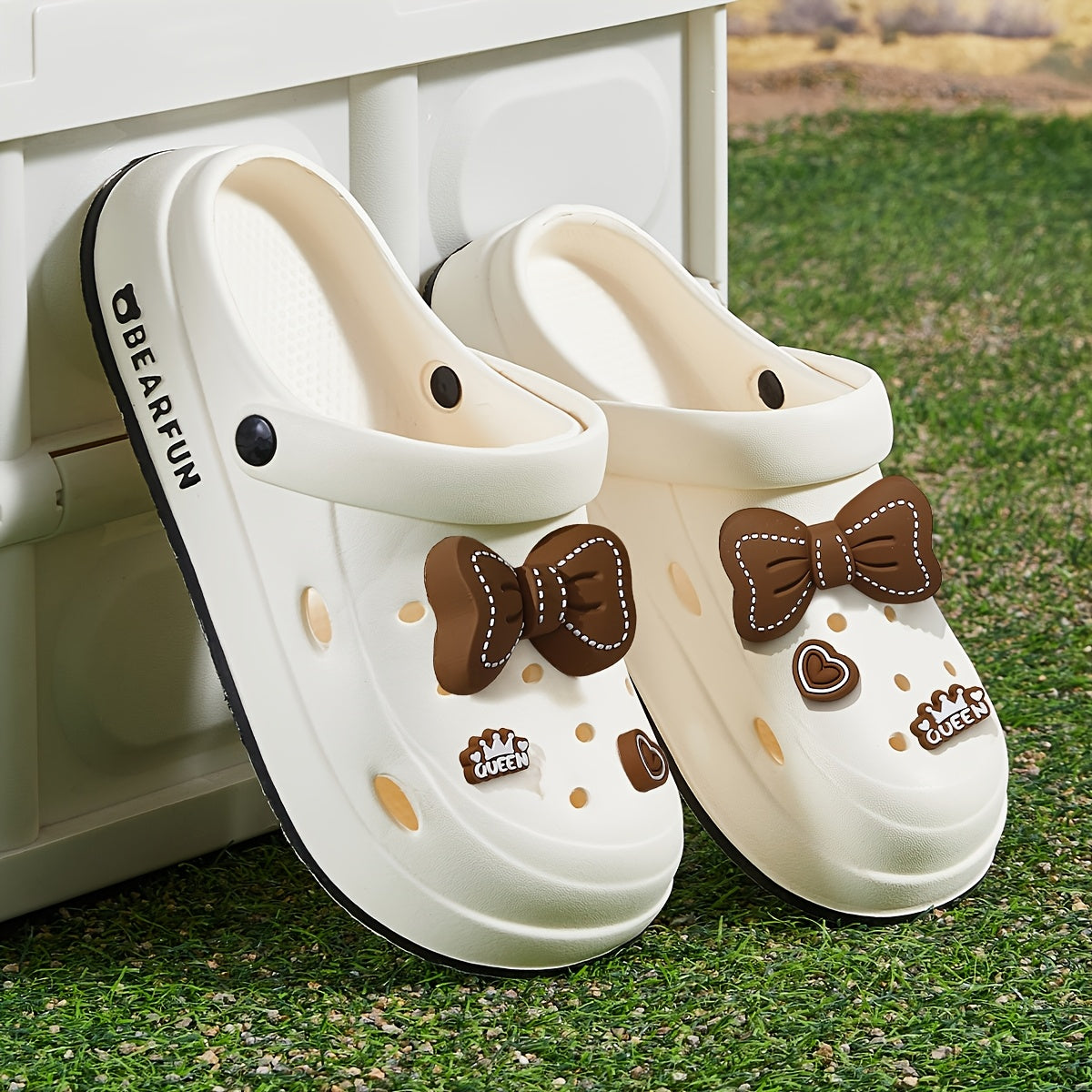 Women's White EVA Bow-Embellished Slippers - Lightweight Summer Beach Sandals with Thick Cushioned Sole, Soft Round Toe and Minimalist Design, Suitable for Indoor/Outdoor Use, Hand Washable