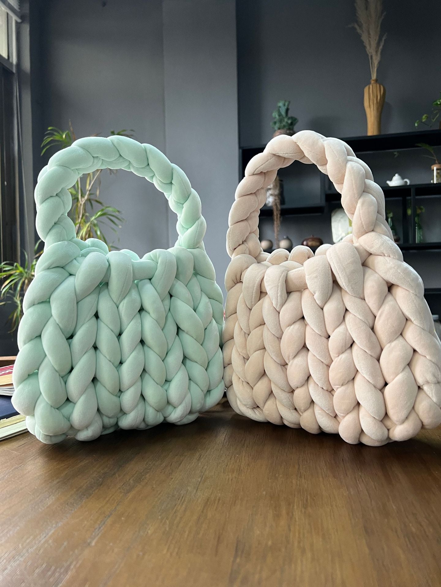 DIY hand woven crystal velvet core spun yarn woven hand-held mailman bag