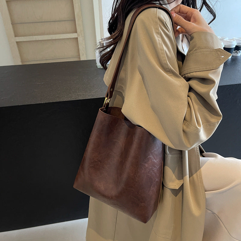 Versatile tote bag women's shoulder bag women's large capacity commuting bucket bag