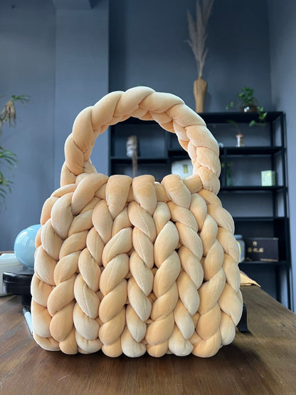 DIY hand woven crystal velvet core spun yarn woven hand-held mailman bag