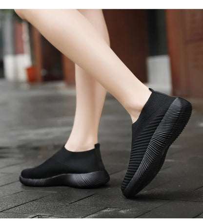 Summer Fashion Women Shoes Soft Outdoor Sneakers Lightweight Comfortable Women Slip On Ladies Loafers Walking Shoes For Woman