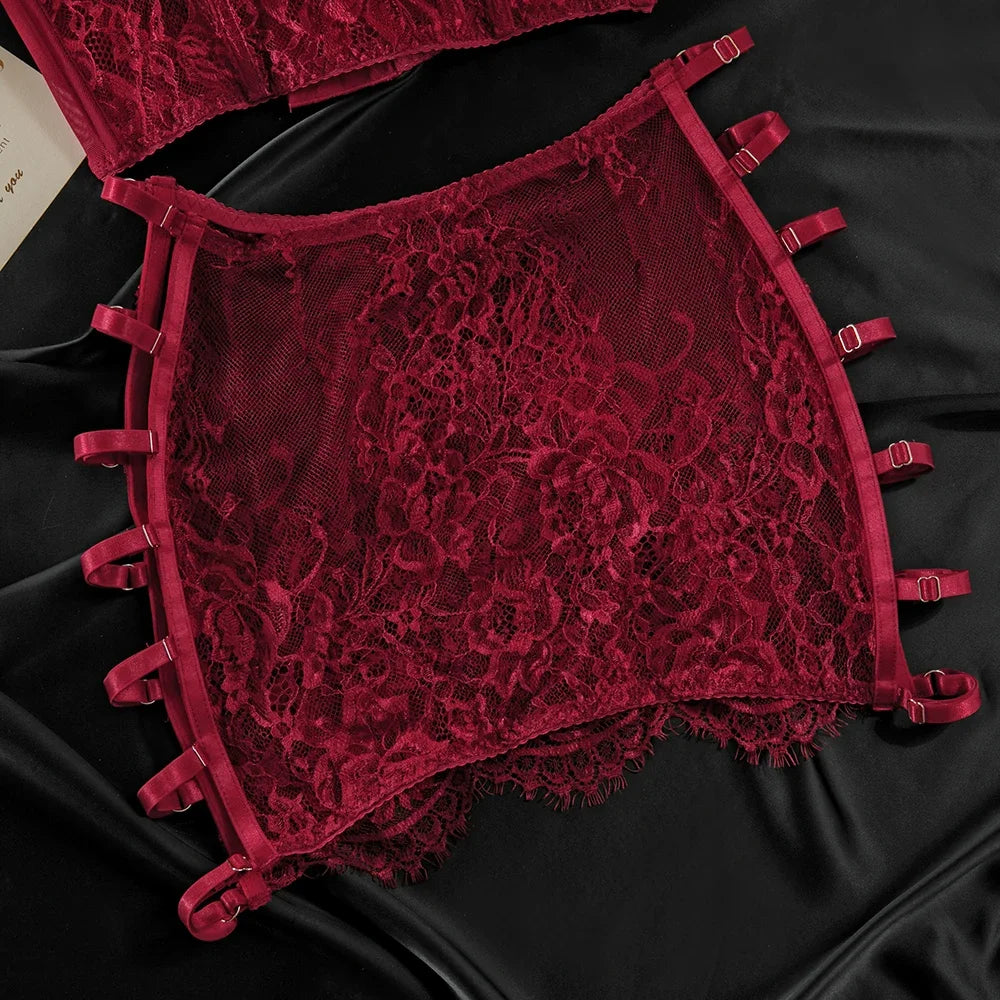 Women's Lingerie Lace Should be Tied with Cutout with Underwire Fishbone Three-piece Underwear Set The cut is slim and elegant