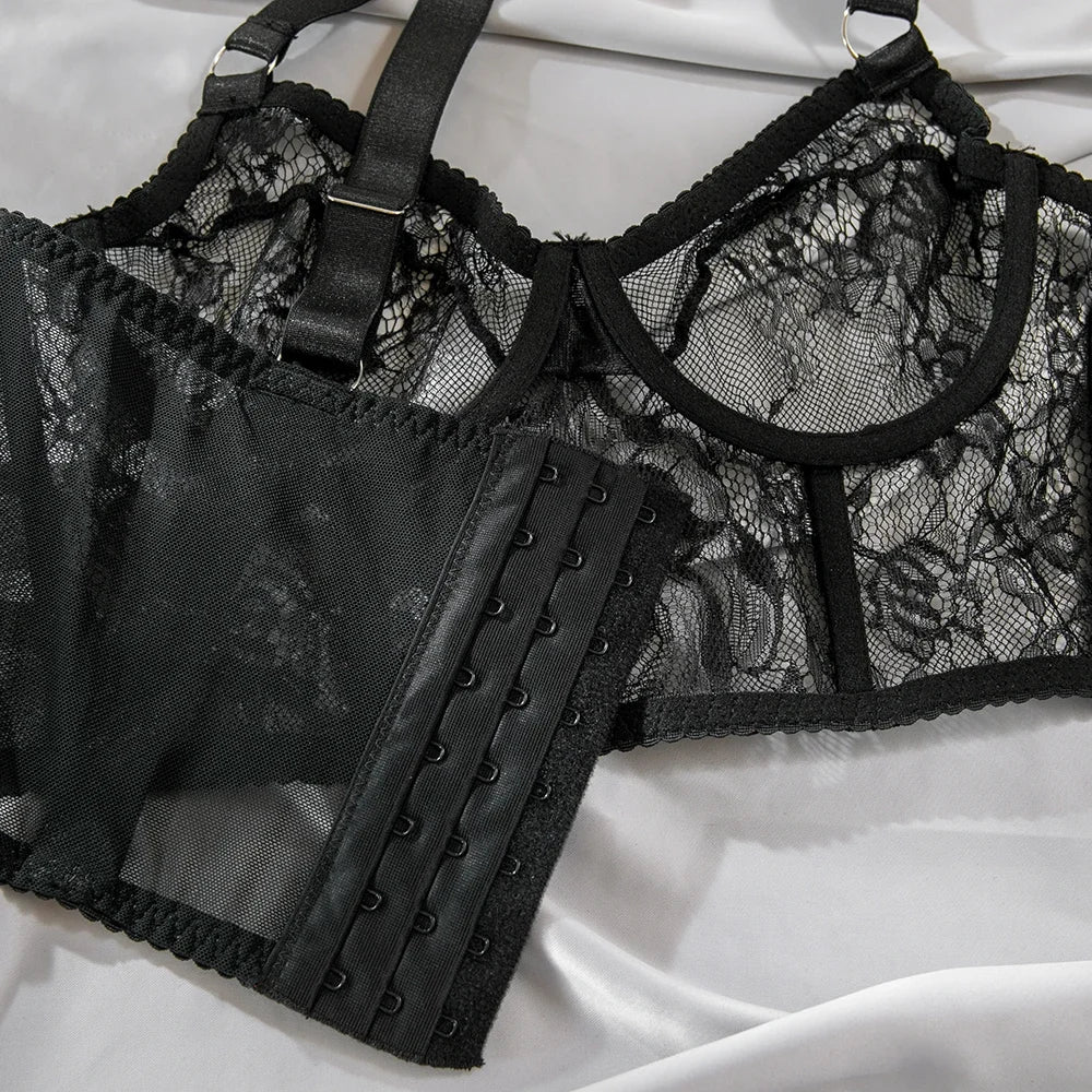 Women's Lingerie Lace Should be Tied with Cutout with Underwire Fishbone Three-piece Underwear Set The cut is slim and elegant