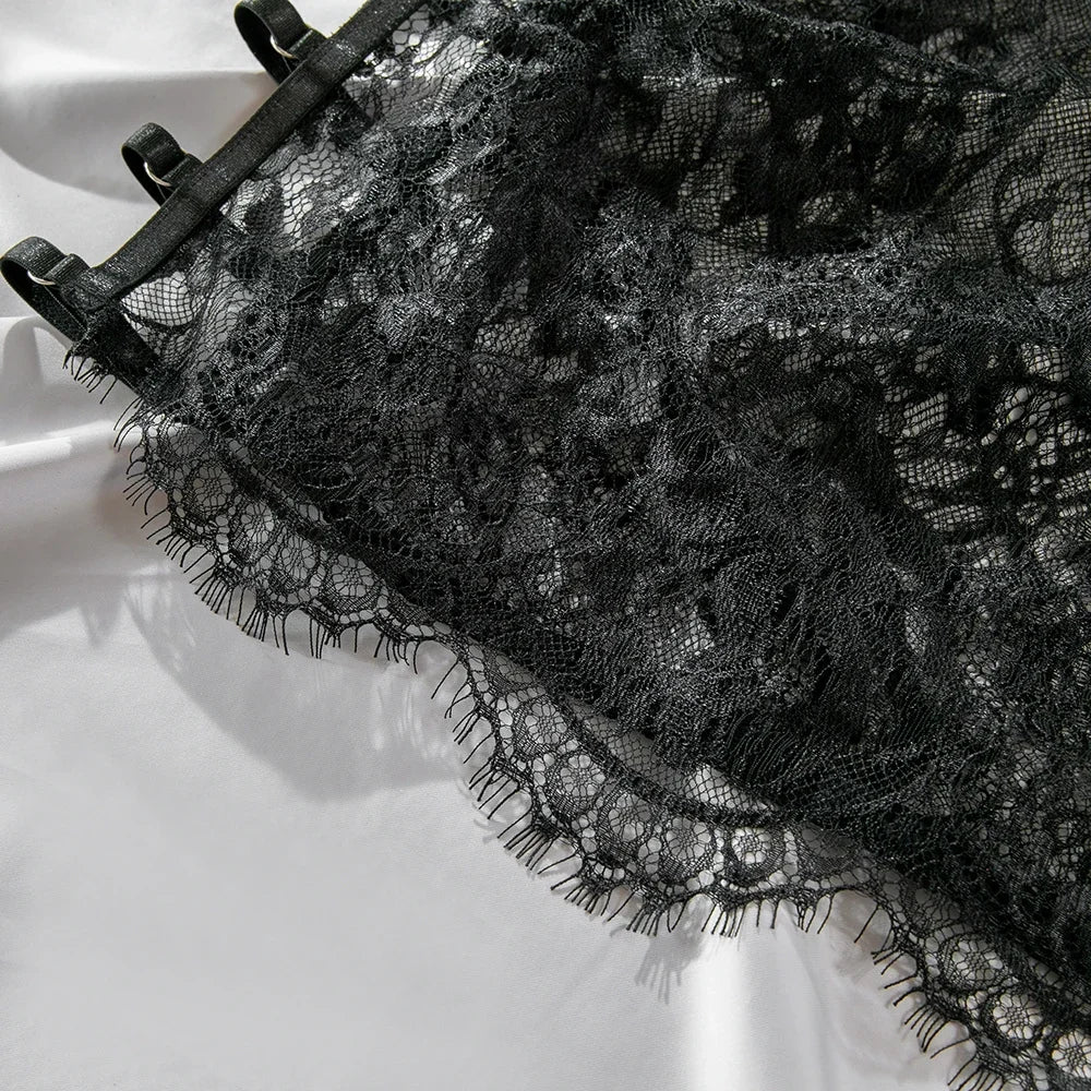 Women's Lingerie Lace Should be Tied with Cutout with Underwire Fishbone Three-piece Underwear Set The cut is slim and elegant