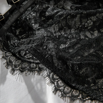 Women's Lingerie Lace Should be Tied with Cutout with Underwire Fishbone Three-piece Underwear Set The cut is slim and elegant