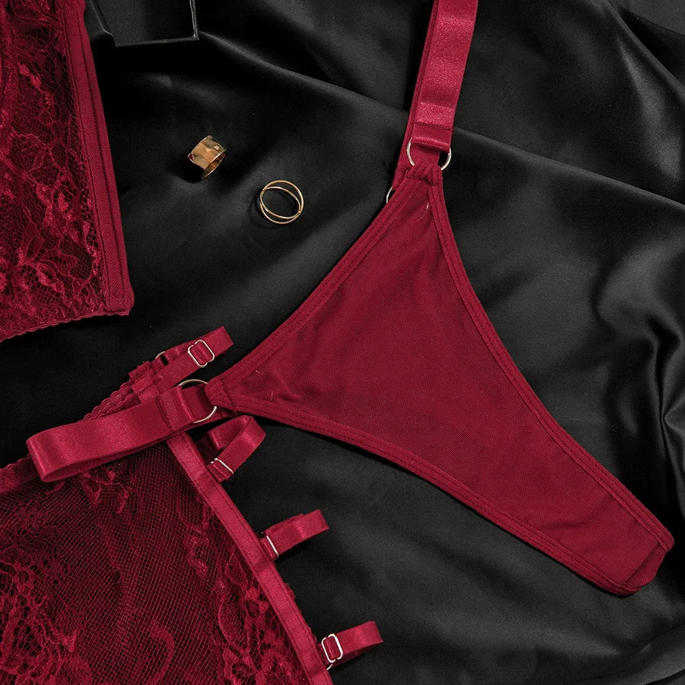 Women's Lingerie Lace Should be Tied with Cutout with Underwire Fishbone Three-piece Underwear Set The cut is slim and elegant