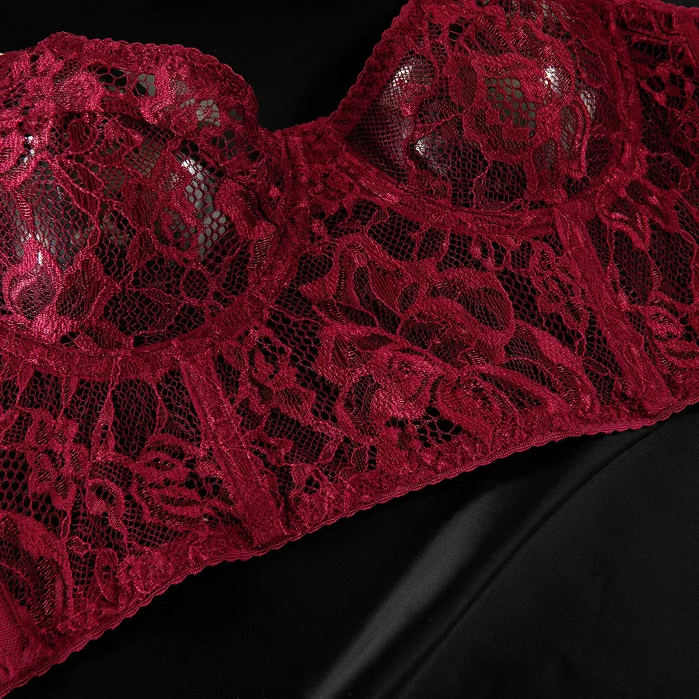 Women's Lingerie Lace Should be Tied with Cutout with Underwire Fishbone Three-piece Underwear Set The cut is slim and elegant