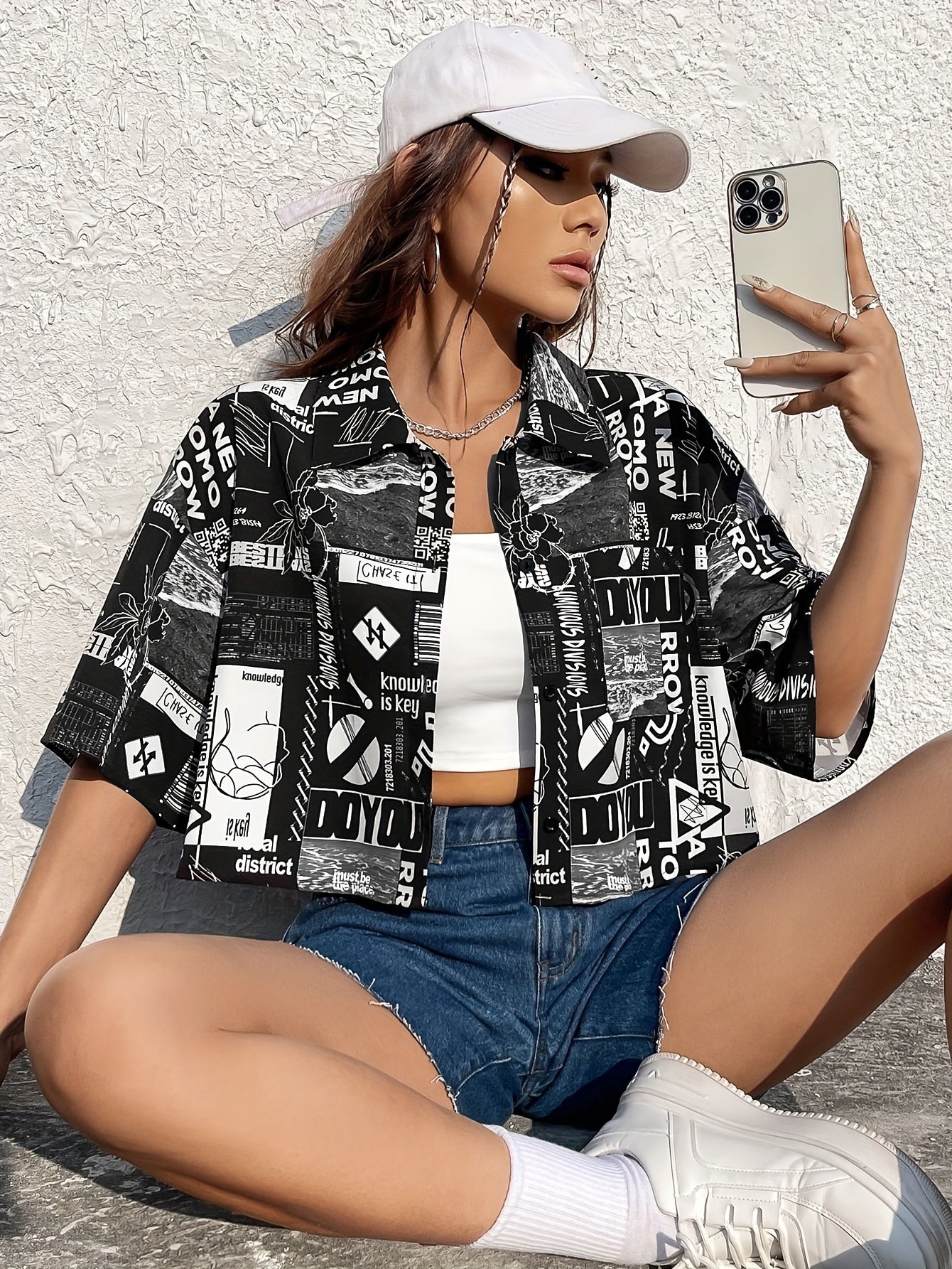 Elegant Spring-to-Fall Butterfly Print Blouse: Chic Contrast Collar, Durable & Easy-Care Top for Women