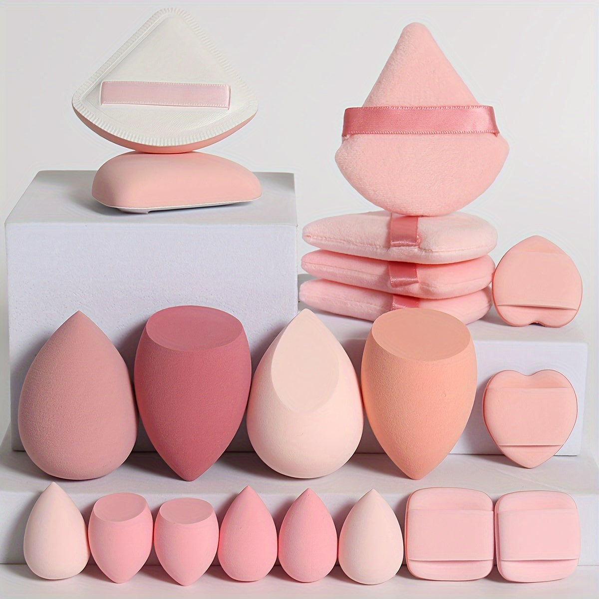 Marshmallow 20pcs Set, 2 Cushion Puffs & 4 Loose Puffs & 4 Makeup Sponges & 6 Mini Makeup Sponges & 4 Mini Cushion Puffs, Beauty Makeup Sponges Mixed with BB Cream, Liquid Foundation, Concealer for Use, Especially Suitable fo