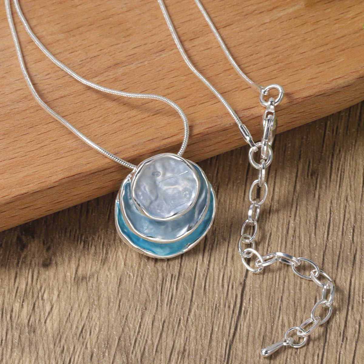 [1pc Elegant Blue Pendant] Elegant Blue Enamel 1pc Pendant Necklace | Zinc Alloy with Golden Accents, Twisted Rope Chain Design, Sophisticated Accessory for Formal or Casual Attire