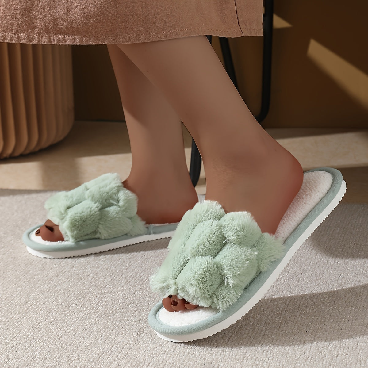 [Plush Slippers] Comfortable Plush Women's Slippers | Non-Slip, Breathable, Open-Toe Indoor Floor Slippers for Autumn And Winter, Suitable for All Seasons