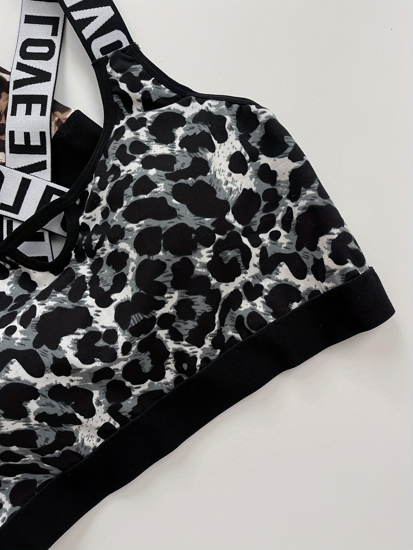 Women's Leopard Print Sports Bra, Athletic Supportive Crop Top, Breathable Gym Workout Underwear with Elastic "LOVE" Strap