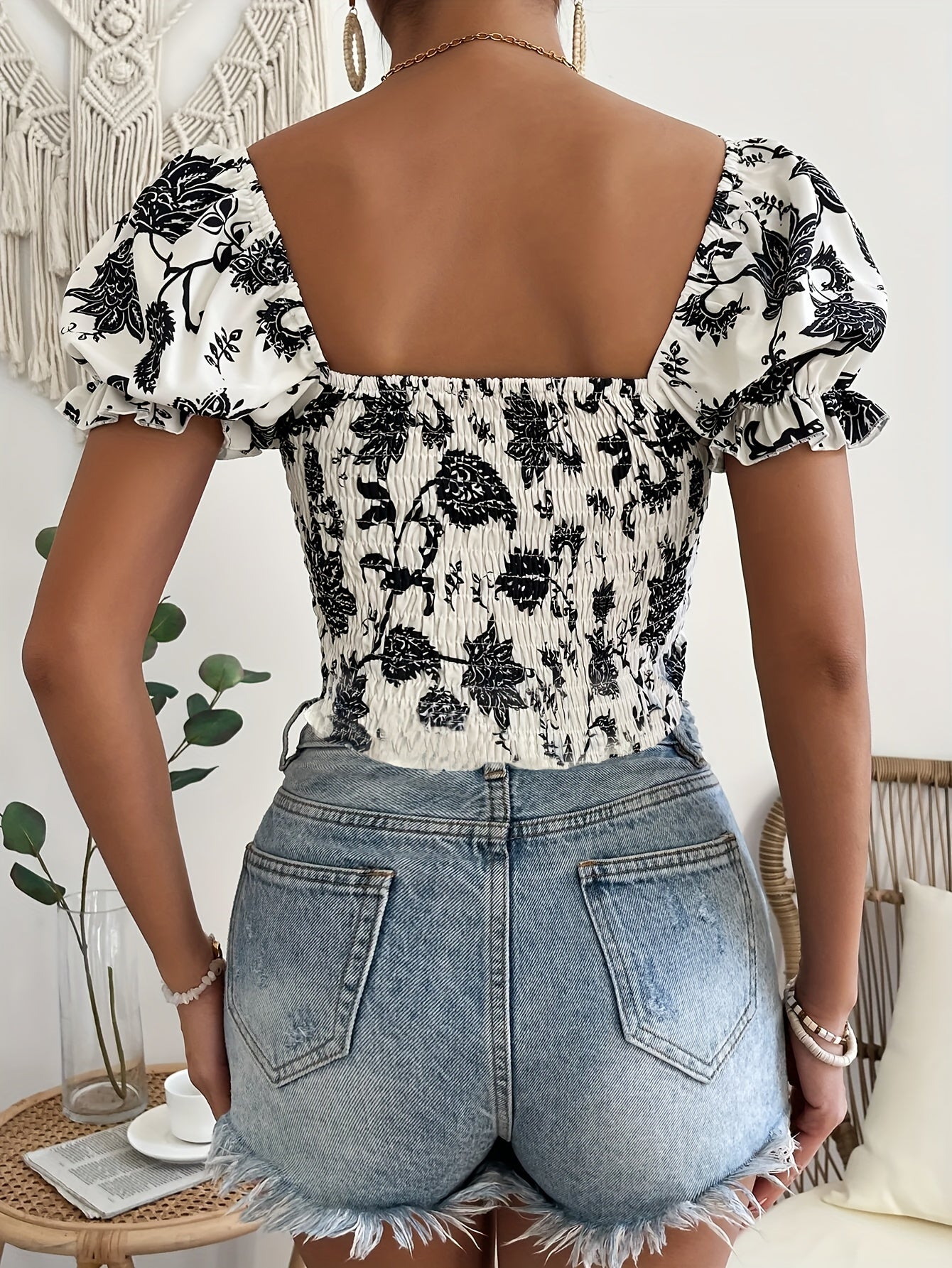Floral Print Sweetheart Neck Blouse, Elegant Short Puff Sleeve Hanky Hem Shirred Crop Top For Spring & Summer, Women's Clothing