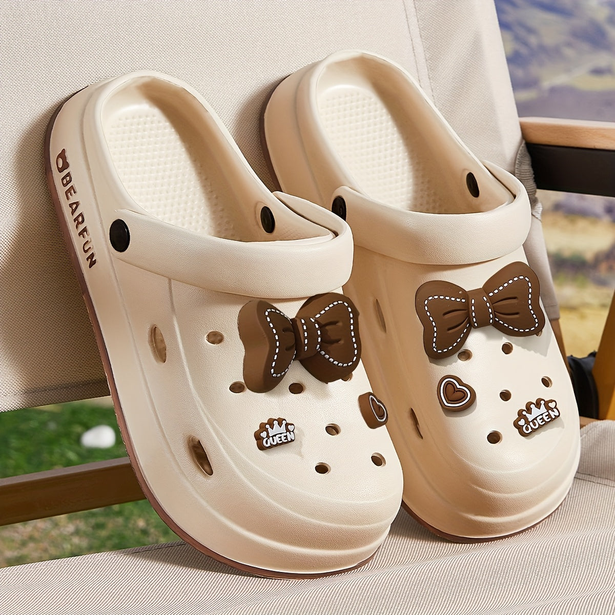 Women's White EVA Bow-Embellished Slippers - Lightweight Summer Beach Sandals with Thick Cushioned Sole, Soft Round Toe and Minimalist Design, Suitable for Indoor/Outdoor Use, Hand Washable